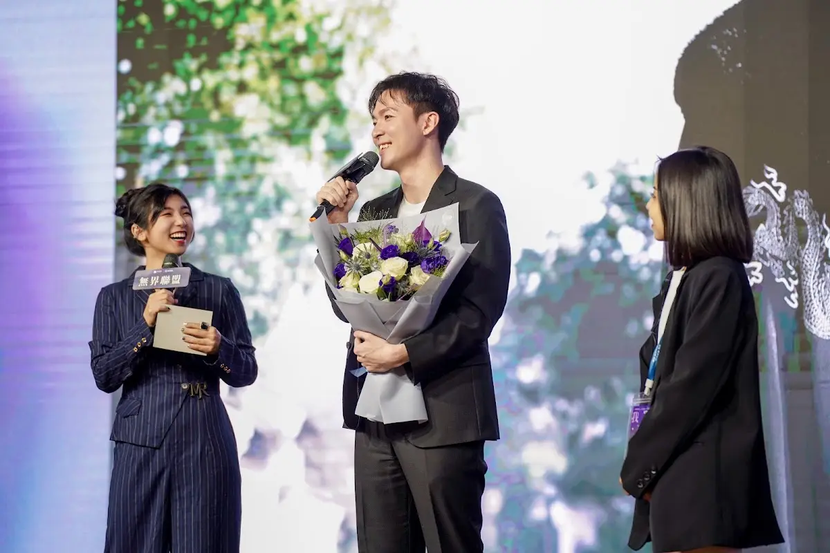教學活動照片：傑少在台上